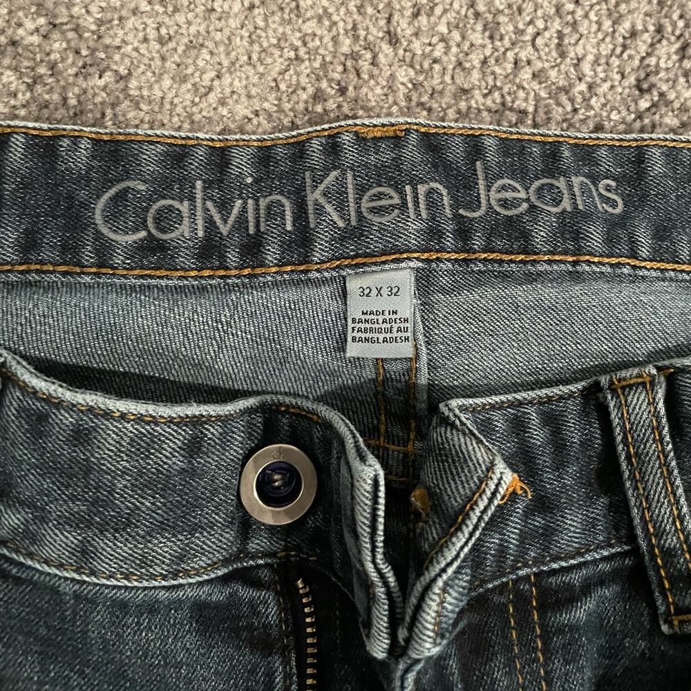 Calvin Klein Jeans - Picture 2 of 4